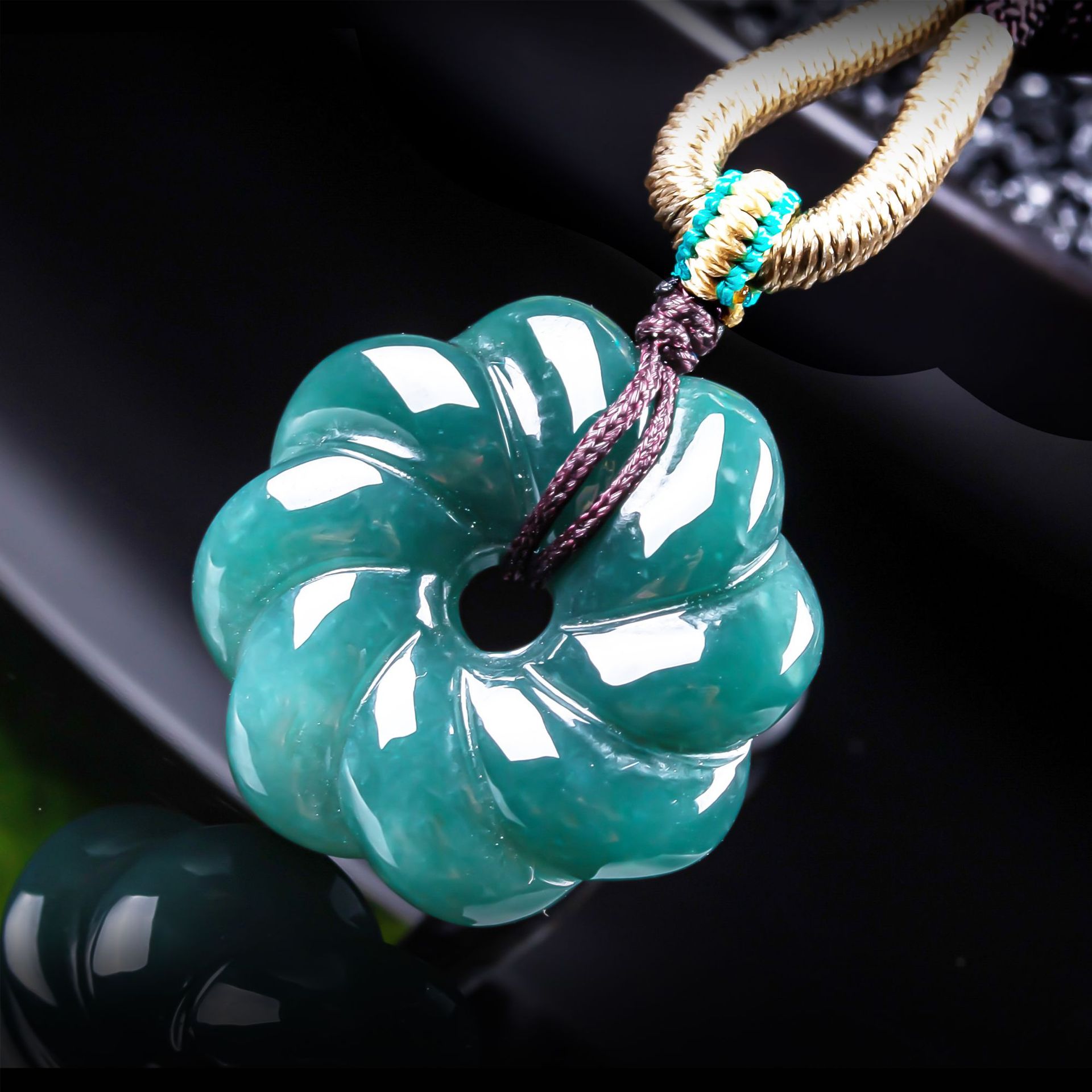 Natural Burmese Jadeite Flower - Women'S Accessories Jewelry 评论和价格