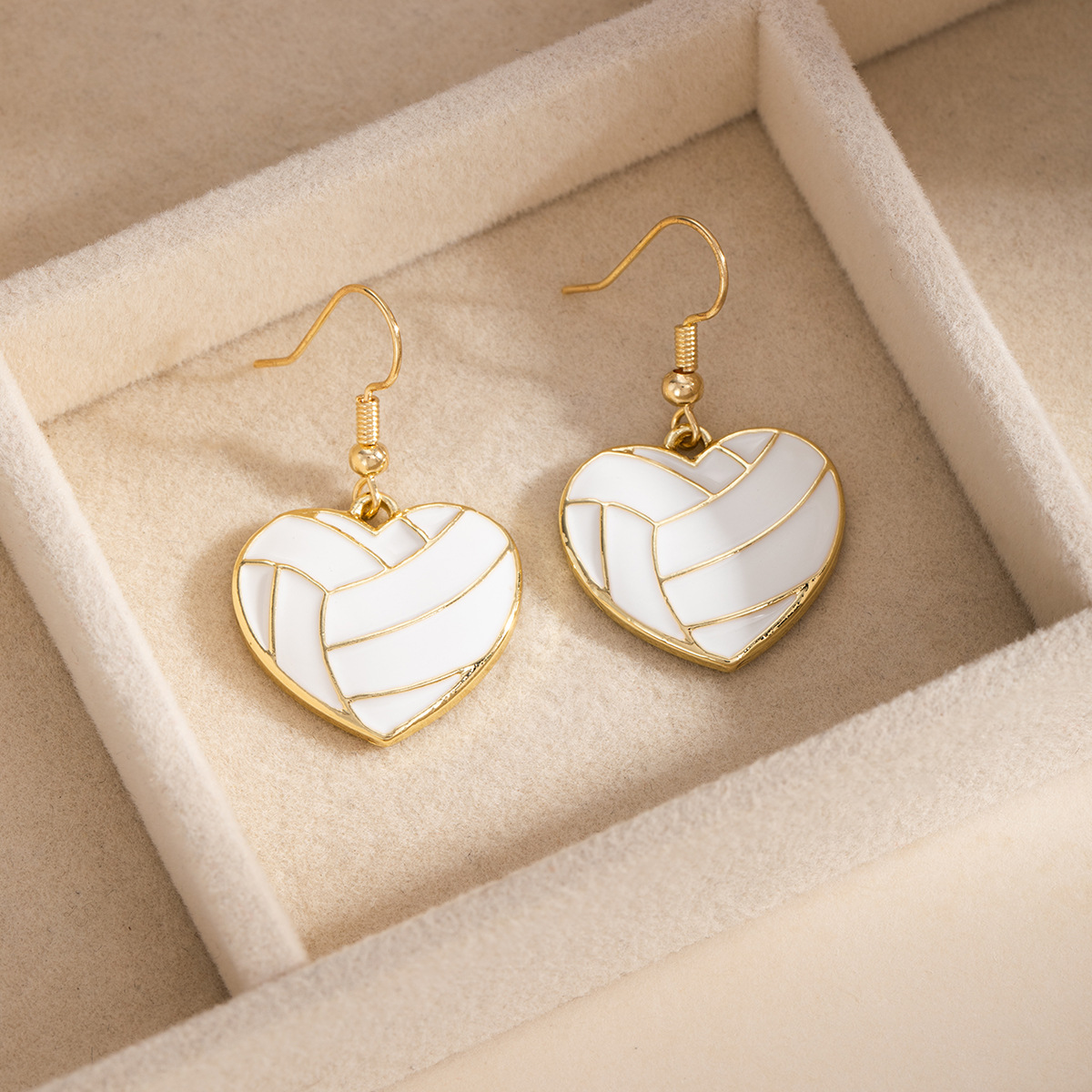 Sports themed earrings for wom - Women'S Volleyball Accessories 评论和价格