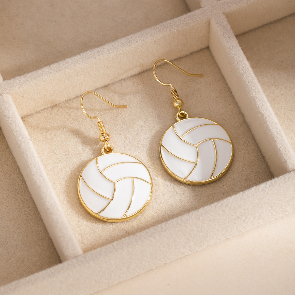 Sports themed earrings for wom - Women'S Volleyball Accessories 评论和价格
